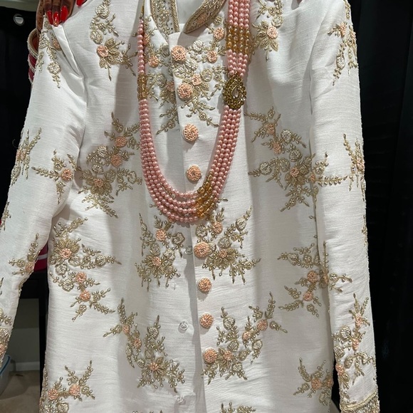 Men Sherwani - Picture 3 of 4